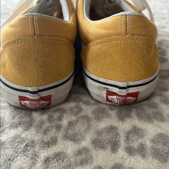 Vans - Picture 6 of 9